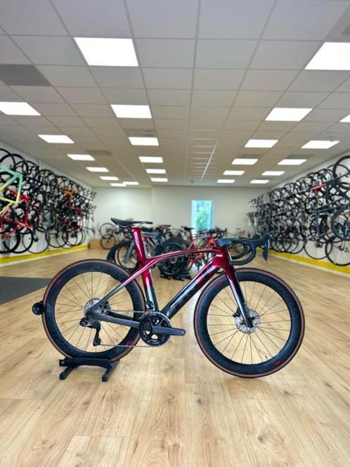 Trek Madone SLR7 Di2 Carbon Disc Racefiets, Sports & Fitness, Cyclisme, Comme neuf, Enlèvement ou Envoi