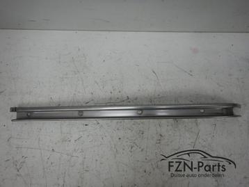 VW Caddy Schuifdeurrail Rechts 2K0843872K beschikbaar voor biedingen