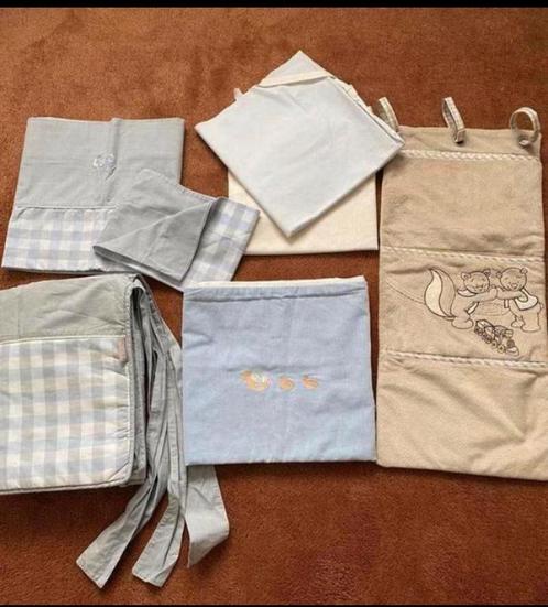 Pakket bedlinnen kinderbed / Bedomrander/ matrasbeschermer, Kinderen en Baby's, Kinderkamer | Beddengoed, Gebruikt, Ophalen