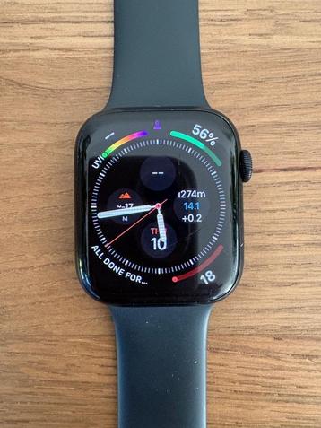 iWatch 7 45mm Midnight Aluminium Case met extra Lader beschikbaar voor biedingen