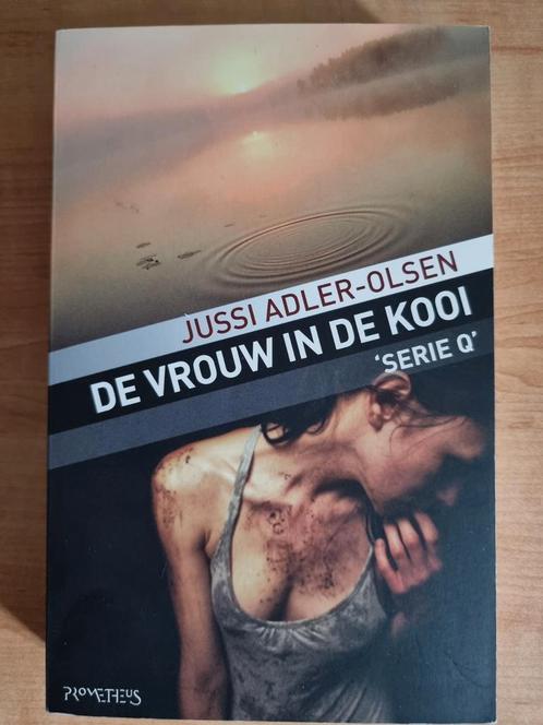 Jussi Adler-Olsen - De vrouw in de kooi, Livres, Thrillers, Utilisé, Enlèvement ou Envoi