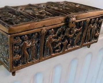 Antiek Bronzen gotische stijl 1890 a 1900 Eeuw, Kistje
Bij v beschikbaar voor biedingen