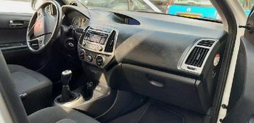 DASHBOARDKASTJE Hyundai i20 (01-2008/12-2015) beschikbaar voor biedingen