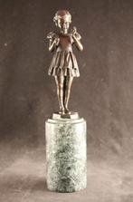 Belle sculpture en bronze d'une jeune fille, Antiquités & Art, Enlèvement ou Envoi
