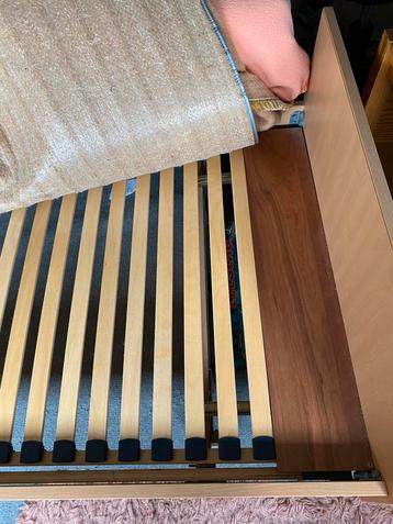 1 persoonsbed + lattenbodem  beschikbaar voor biedingen