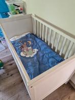 Kinderbed met matras, beschermer, slaapzak en extra, Zo goed als nieuw, Ophalen, Matras