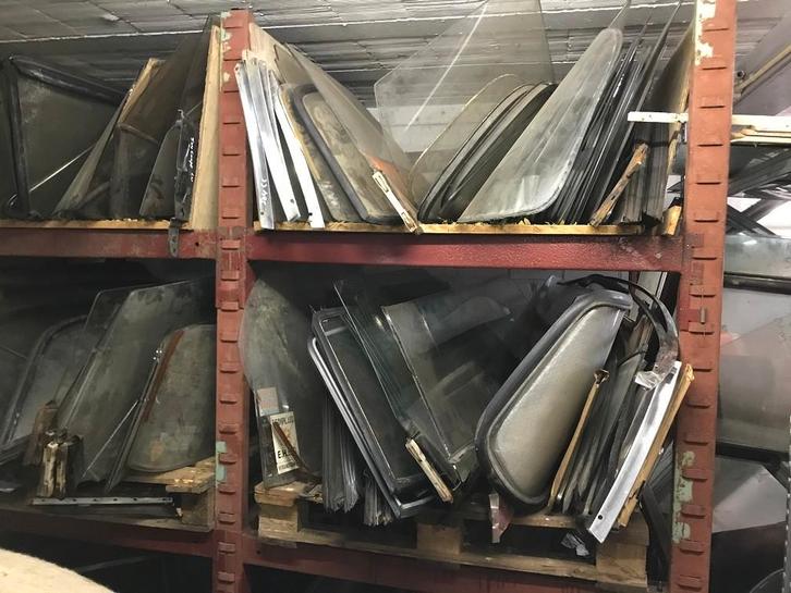 Ruiten Peugeot 203 403 104 204 304 404 504 604 505 J7 en J9, Auto-onderdelen, Ruiten en Toebehoren, Oldtimer onderdelen, Peugeot