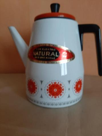 Vintage koffiepot geémailleerd staal beschikbaar voor biedingen