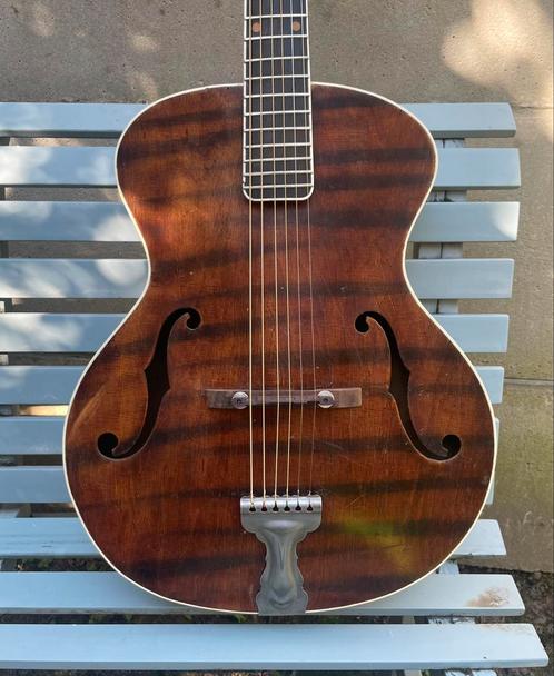 1940s Amka archtop jazz gitaar, Muziek en Instrumenten, Snaarinstrumenten | Gitaren | Akoestisch, Gebruikt, Western- of Steelstringgitaar