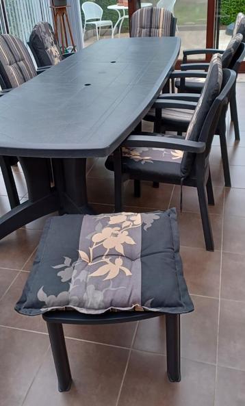 HARTMAN: tuinset: tafel kan vergroot worden, 8 stoelen, ....