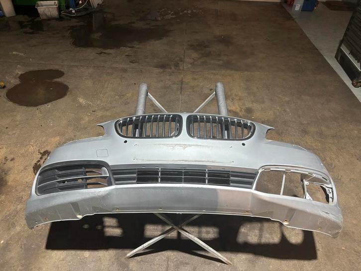 Pare-chocs avant BMW serie 5 LCI F10 F11, Autos : Pièces & Accessoires, Carrosserie & Tôlerie, Pare-chocs, BMW, Avant, Utilisé