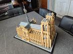 LEGO NOTRE DAME DE PARIS COMME NEUF, Ophalen, Zo goed als nieuw, Lego