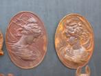Roestig gietijzeren ovaal fronton van twee elegante dames, Ophalen, Nieuw