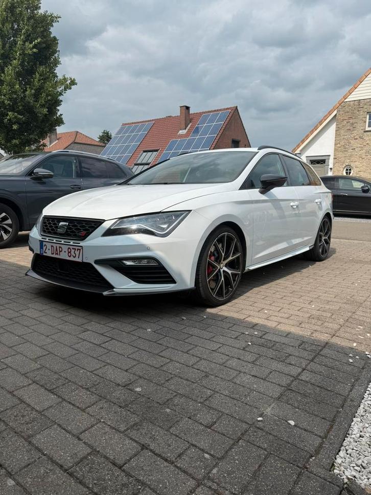 Seat Leon Cupra 300 Carbon Edition 1/300, Auto's, Seat, Particulier, Leon, Benzine, Automaat, Ophalen