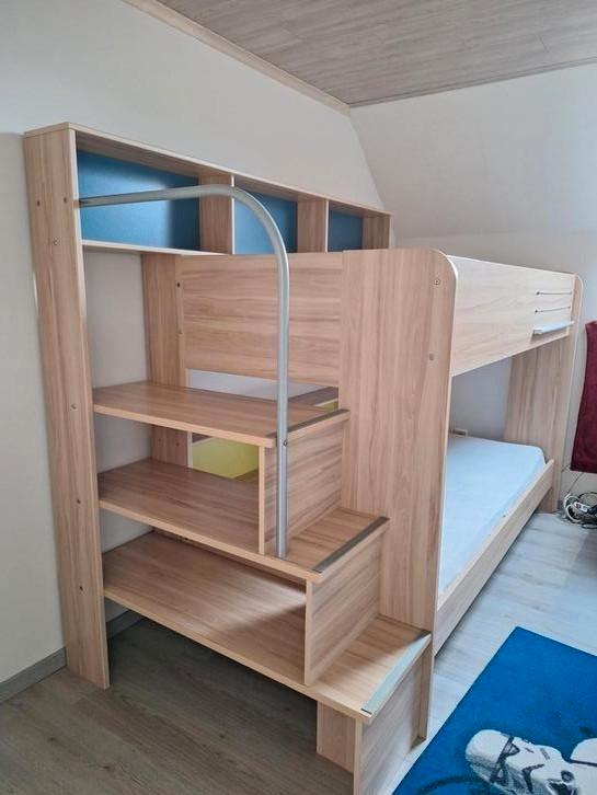 stapelbed met trap en bergruimte, Kinderen en Baby's, Kinderkamer | Stapelbedden en Hoogslapers, Zo goed als nieuw, Stapelbed