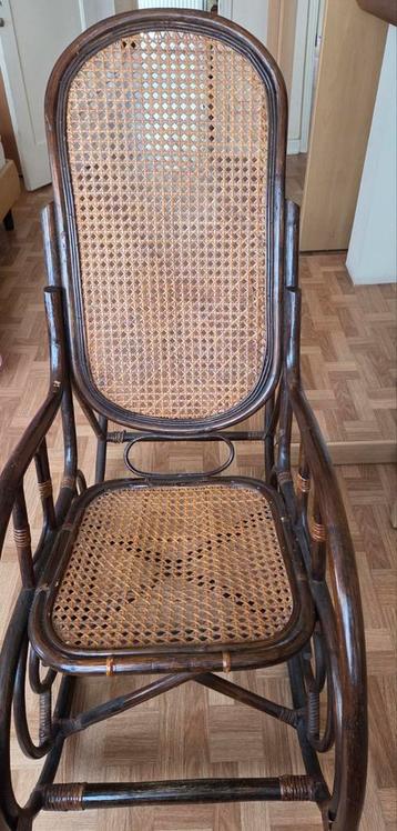 Zeldzame Thonet Schommelstoel - Tijdloze Elegantie en Comfor beschikbaar voor biedingen