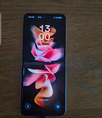 Samsung Galaxy Flip 3 5G Original Product  beschikbaar voor biedingen