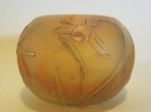 Antiek cameo glazen Daum Nancy vaasje, Narcis ca 1910, Antiek en Kunst, Antiek | Glaswerk en Kristal, Verzenden