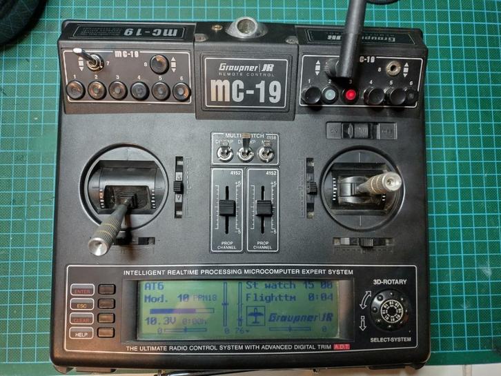 Graupner MC19 (40MHz + FrSky DHT) + accessoires, Hobby en Vrije tijd, Modelbouw | Radiografisch | Vliegtuigen, Gebruikt, Overige typen
