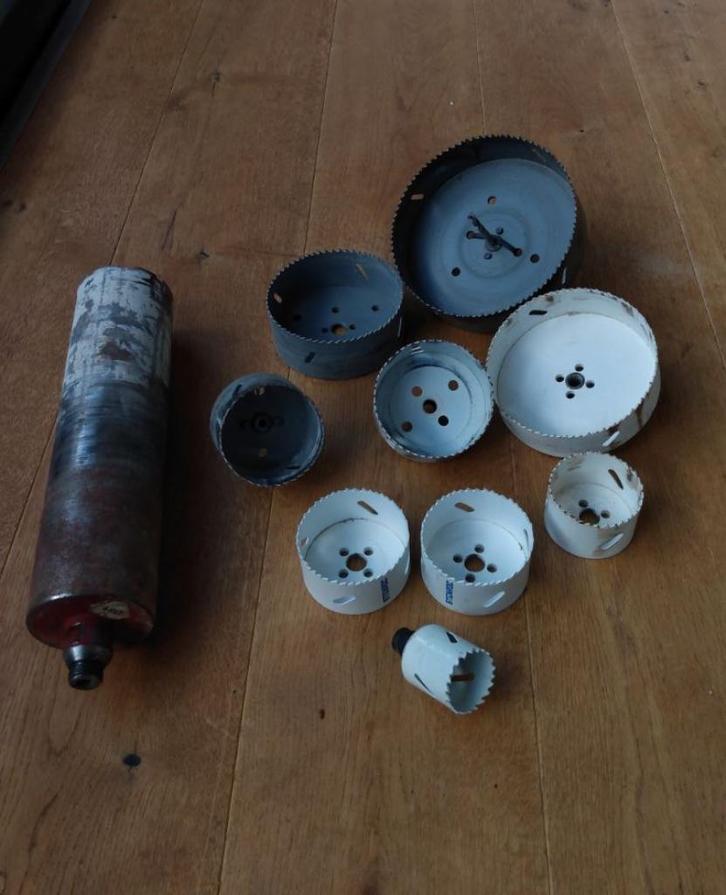 set van 10 diverse klokboren / gatzagen, Doe-het-zelf en Bouw, Gereedschap | Handgereedschap, Gebruikt, Ophalen