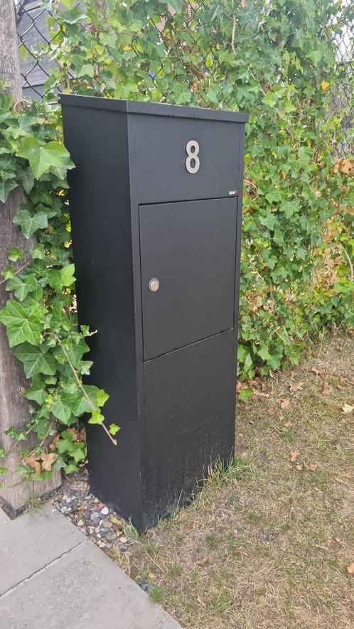 zéér recente bijna nieuwe pakket-brievenbus van ALLUX, Tuin en Terras, Brievenbussen, Nieuw, Staande brievenbus, Staal, Ophalen