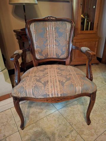 4 armstoelen in Louis XV-stijl beschikbaar voor biedingen
