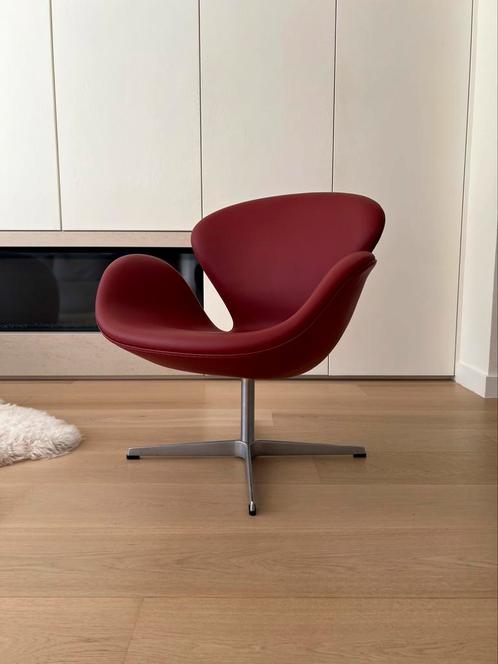 Fritz Hansen Swan Chair, Huis en Inrichting, Fauteuils, Zo goed als nieuw, Leer, 50 tot 75 cm, Minder dan 75 cm, Ophalen