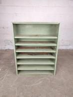 Zware metalen groene kast, Ophalen