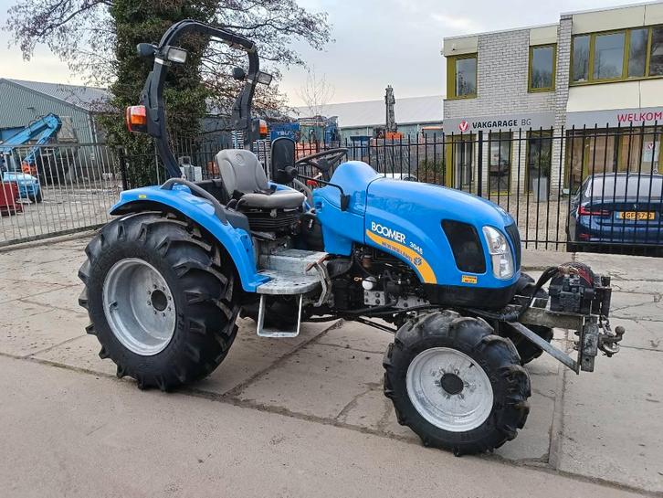 New Holland Boomer 3045 compact trekker tractor, Articles professionnels, Machines & Construction | Jardin, Parc & Sylviculture