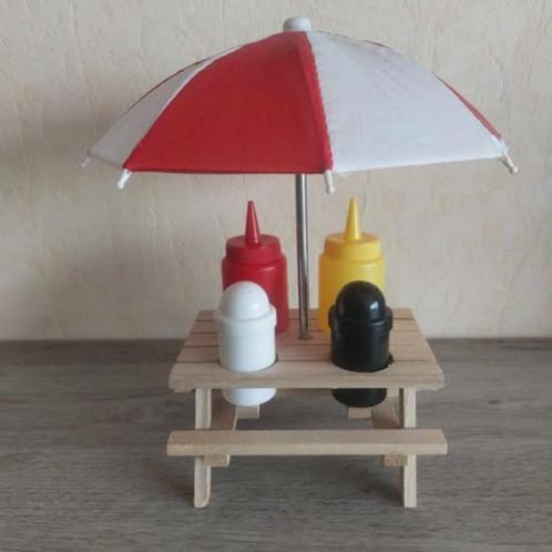 DISTRIBUTEUR LUDIQUE ET ORIGINAL D’EPICES & CONDIMENTS, Huis en Inrichting, Keuken | Keukenbenodigdheden, Nieuw, Ophalen
