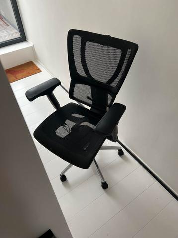 Chaise de bureau ergonomique ultra respirante 