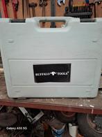 Coffret avec plusieurs outils électriques très peux utilisé, Enlèvement