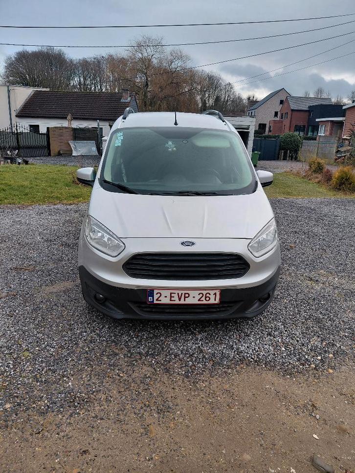 Ford transit courier, Autos, Ford, Particulier, Transit, ABS, Phares directionnels, Airbags, Air conditionné, Bluetooth, Ordinateur de bord