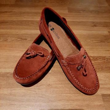 Nieuwe lederen moccasins maat 37 beschikbaar voor biedingen