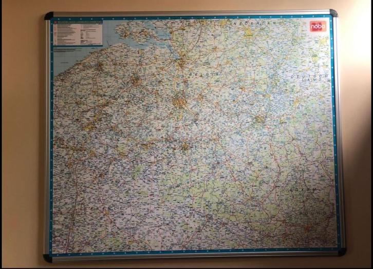 Magnetische landkaart België + board assistent gratis, Boeken, Atlassen en Landkaarten, Zo goed als nieuw, Landkaart, België, 2000 tot heden