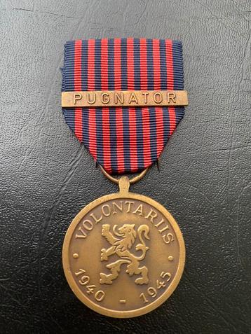 Lot 53 : Médaille Volontaris 1940 1945