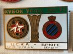 Pin cska kiev 2001 club Brugge, Verzamelen, Sport, Ophalen of Verzenden, Speldje of Pin, Zo goed als nieuw