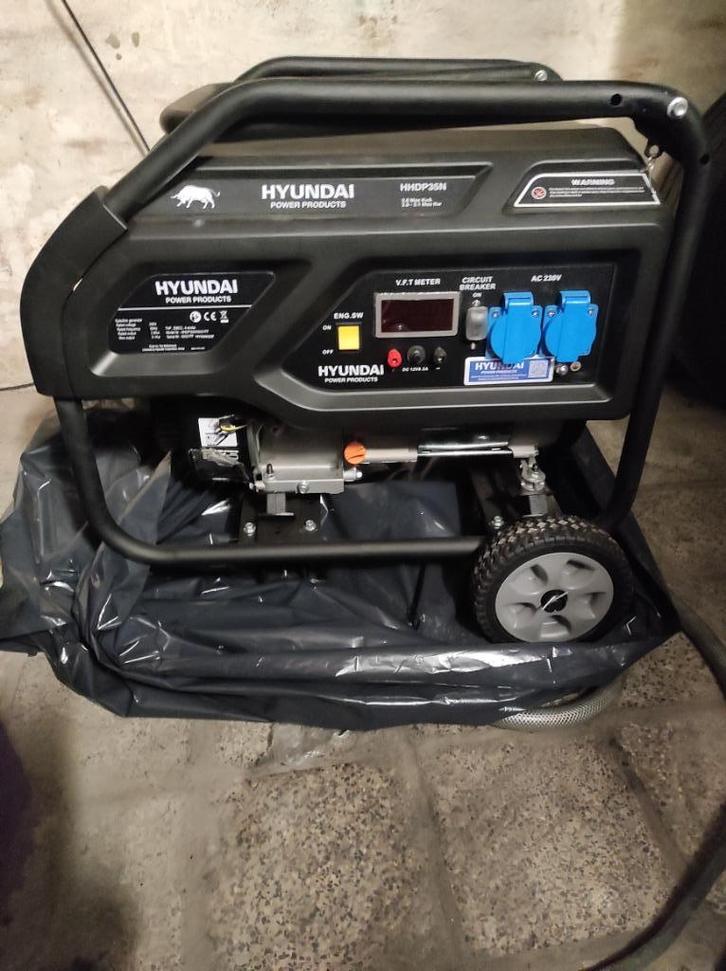 Générateur essence nouveau, Bricolage & Construction, Générateurs, Neuf, Essence, Réduction de bruit, Enlèvement