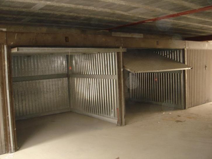 1/2 garage box voor meubels 1332 Genval, Immo, Garages en Parkeerplaatsen, Provincie Waals-Brabant