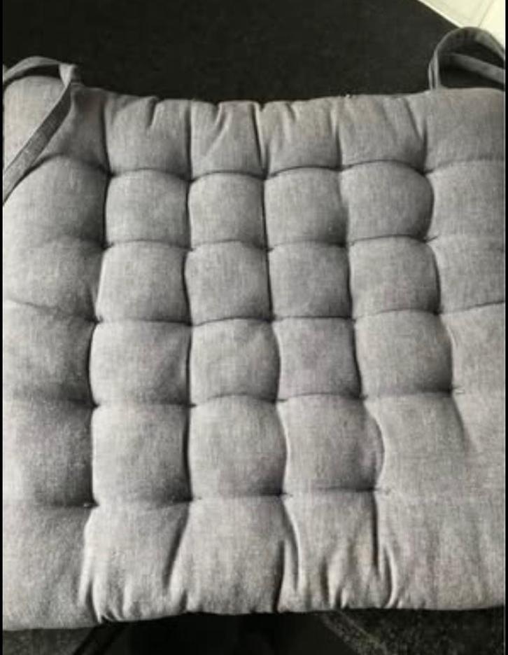 Grijze zitkussens voor tuinstoelen, Tuin en Terras, Tuinmeubel-accessoires, Zo goed als nieuw, Ophalen