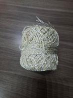 Pelote de fil argenté et  un peu de doré, Enlèvement ou Envoi, Utilisé, Tricot ou Crochet, Laine ou Fils