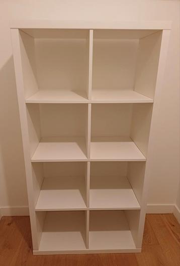 IKEA witte Kallax-plank  beschikbaar voor biedingen