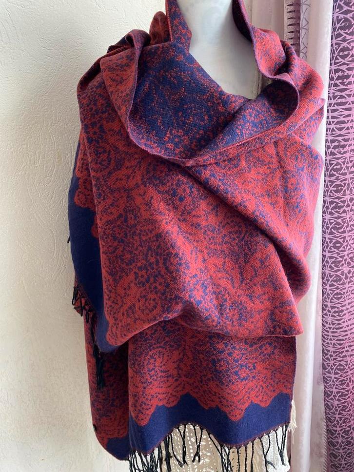 Extra grote sjaal/sjaal — zacht en stijlvol, Kleding | Dames, Mutsen, Sjaals en Handschoenen, Zo goed als nieuw, Sjaal, Ophalen of Verzenden