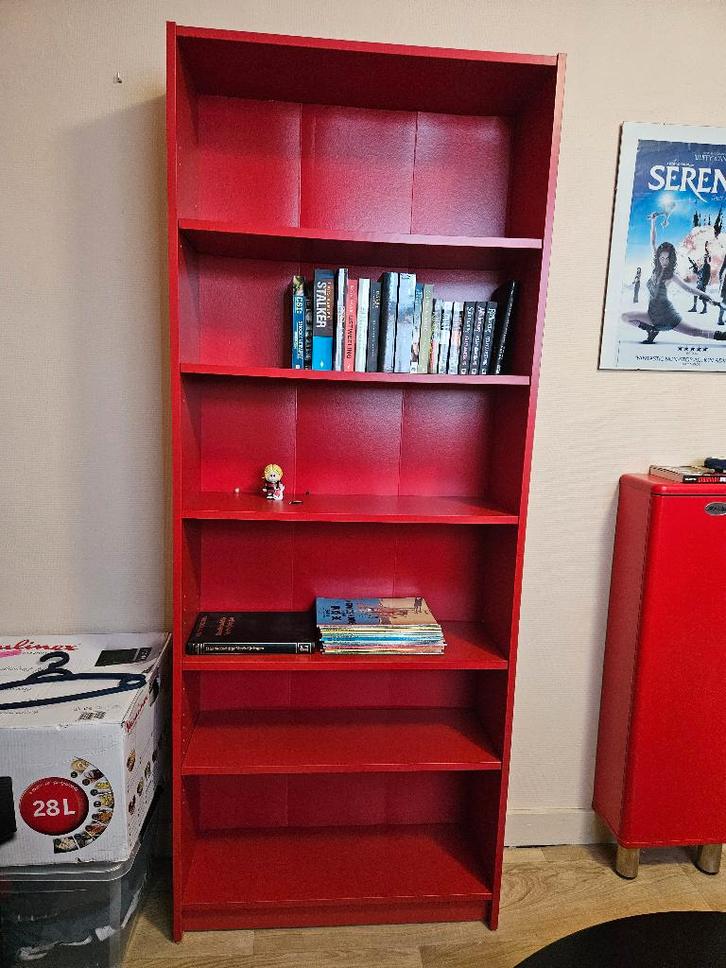 Rode boekenkast Ikea, Huis en Inrichting, Kasten | Boekenkasten, Gebruikt, 50 tot 100 cm, 200 cm of meer, 25 tot 50 cm, Met plank(en)