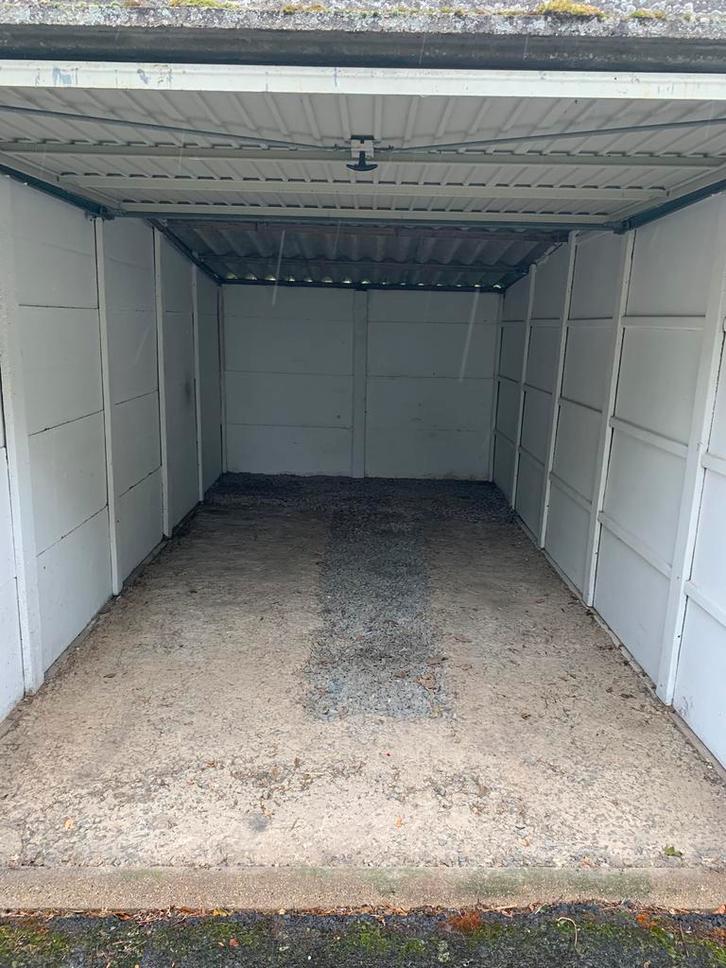 Garage box de stockage a louer brugelette, Immo, Garages en Parkeerplaatsen, Provincie Henegouwen