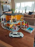 Playmobil gemeubeld  huis met auto en gezin, Kinderen en Baby's, Speelgoed | Playmobil, Ophalen of Verzenden, Zo goed als nieuw