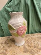 Witte stenen vaas met bloemmotief, Ophalen, Gebruikt, Overige kleuren, Aardewerk of Porselein