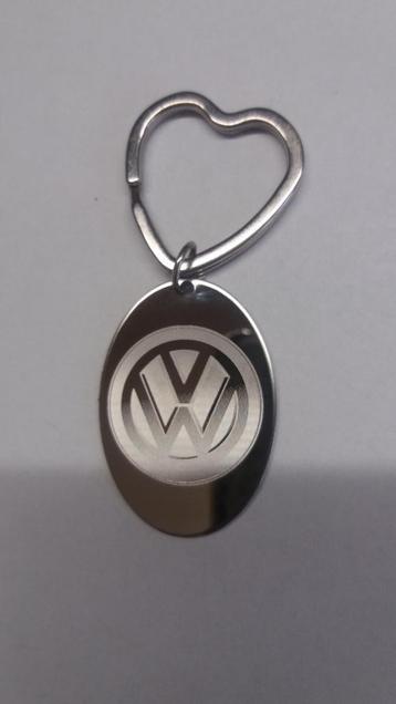 Stalen sleutelhanger: V W beschikbaar voor biedingen