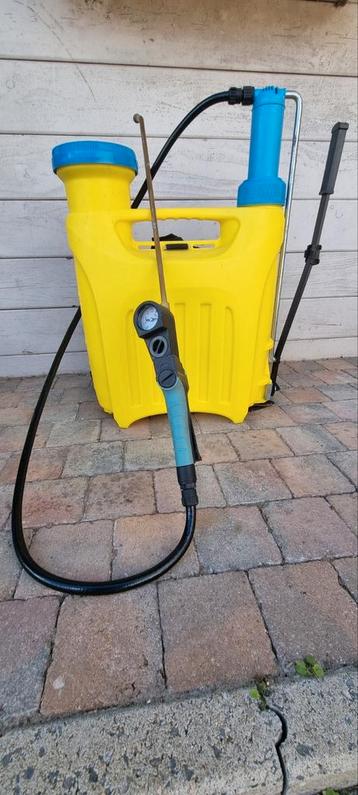 Gloria rugspuit met pomp van 12 liter  beschikbaar voor biedingen