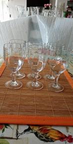 verres à pied vieux verre fin, Comme neuf, Autres types, Enlèvement ou Envoi